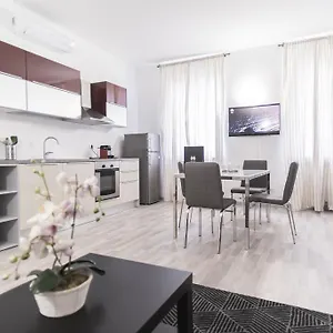 Hemeras Boutique Homes - City Center Design Flats Milan