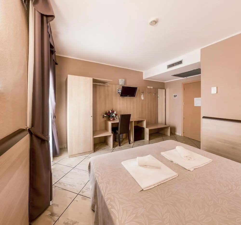 Hotel Brianza Milan 3*,  Italy