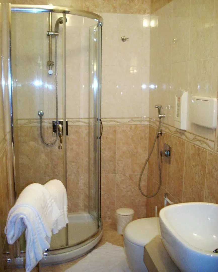 Hotel Brianza Milánó 3*,